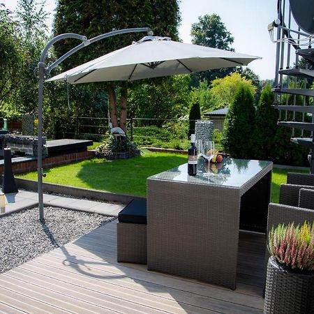 Unterschlupf Radeberg Mit Garten & Whirlpool Exteriör bild