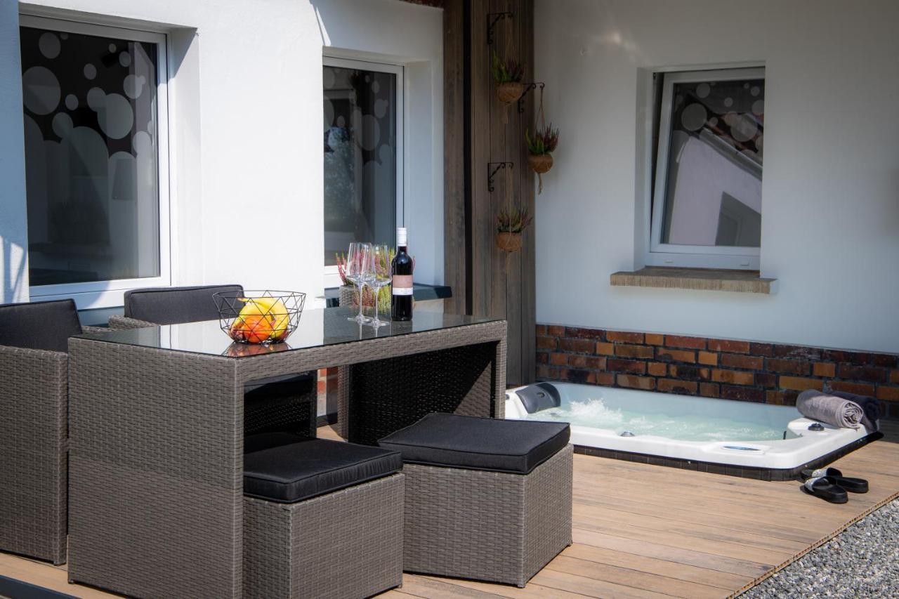 Unterschlupf Radeberg Mit Garten & Whirlpool Exteriör bild