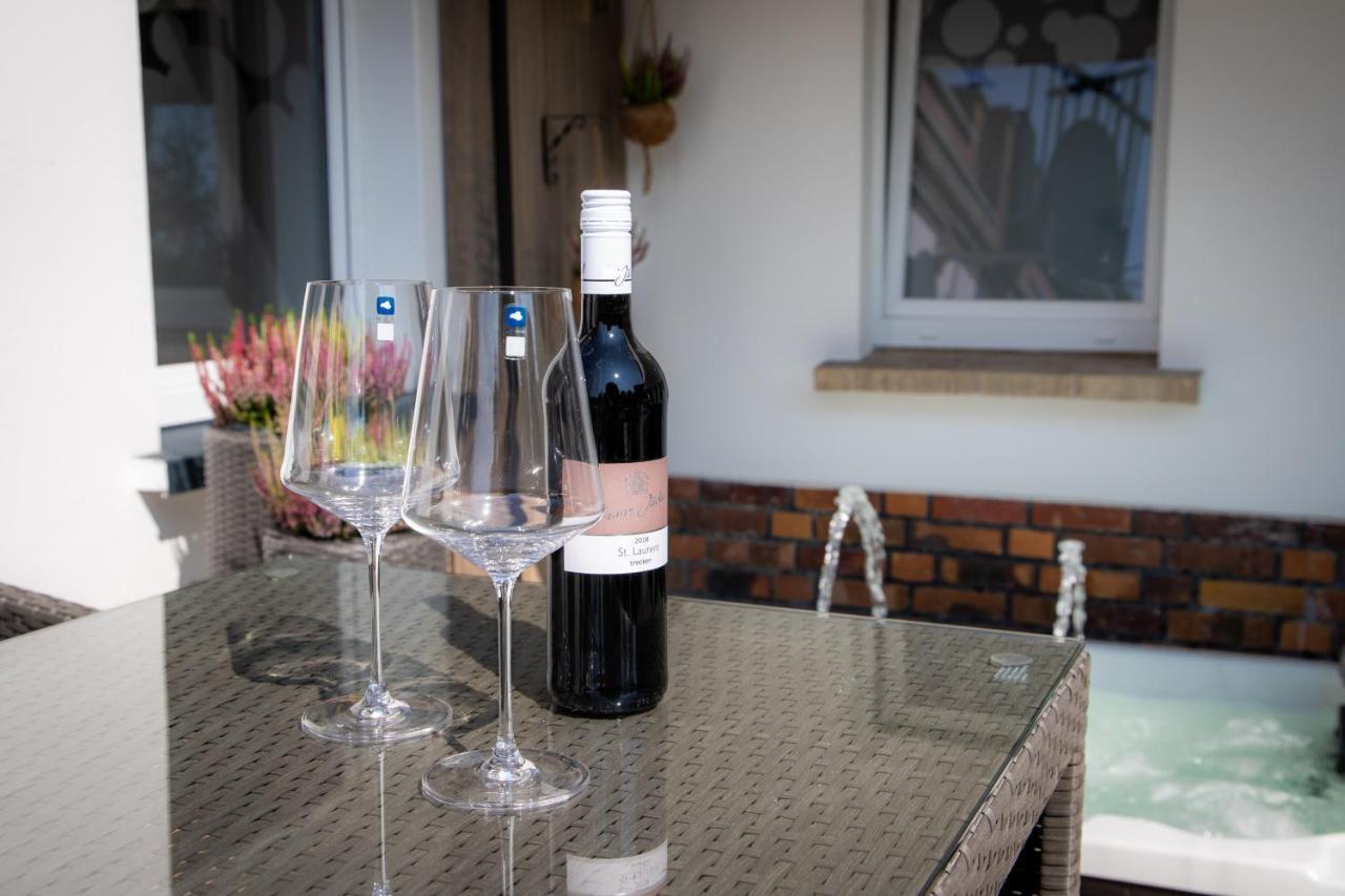 Unterschlupf Radeberg Mit Garten & Whirlpool Exteriör bild