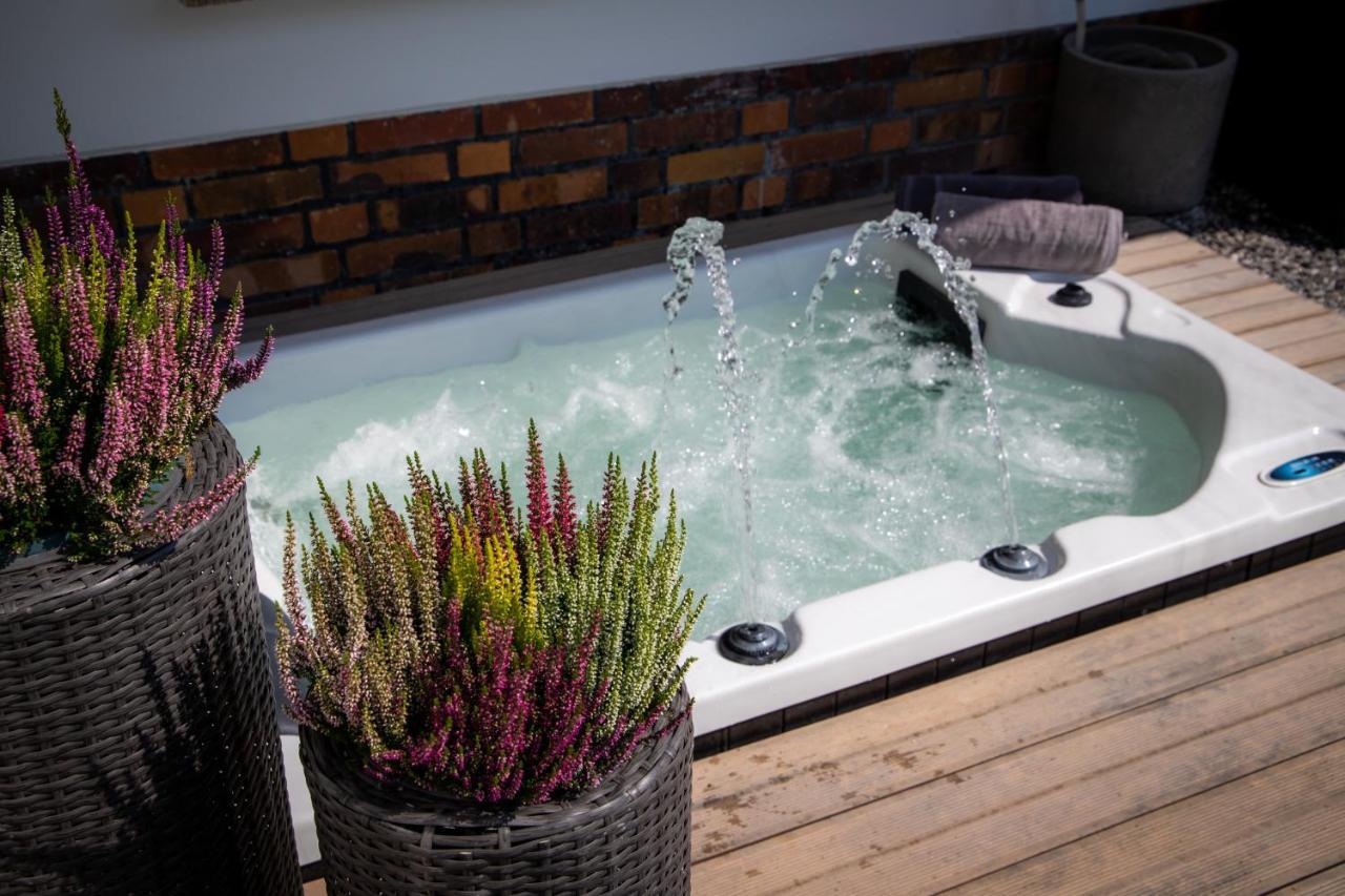 Unterschlupf Radeberg Mit Garten & Whirlpool Exteriör bild